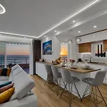 شقة Luxury Penthouse - Big Blue Tučepi
