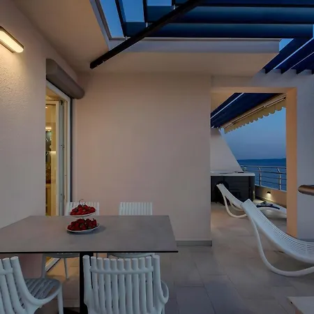 Apartment Big Blue - Luxury Penthouse Tučepi