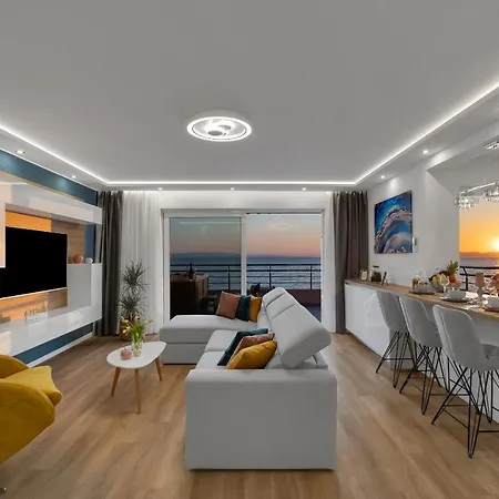 Luxury Penthouse - Big Blue